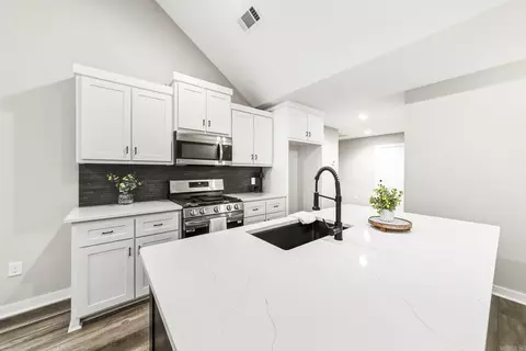 Kitchen - 135 Corbin Cir, Cabot, AR 72023 photo 1 of 2