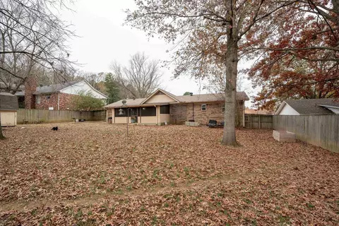 Exterior - 212 Aztec Dr, Searcy, AR 72143 photo 7 of 10