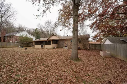Exterior - 212 Aztec Dr, Searcy, AR 72143 photo 5 of 10