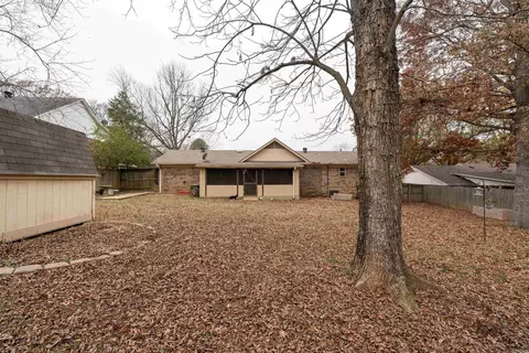 Exterior - 212 Aztec Dr, Searcy, AR 72143 photo 4 of 10