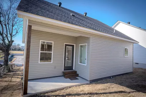 200 Pearson, Benton, AR 72015 photo 2