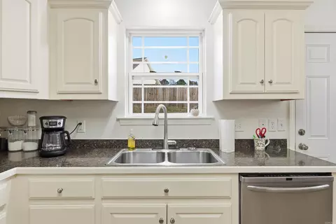 Kitchen - 302 Derek Ct, Alexander, AR 72002 photo 5 of 5
