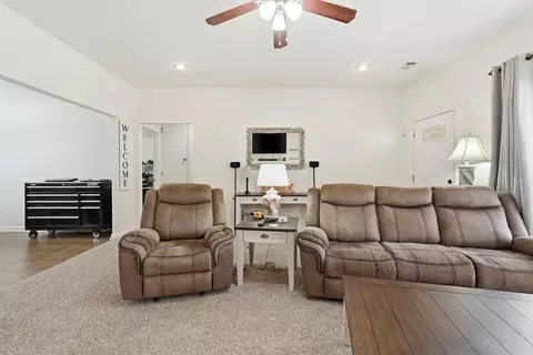 Living - 302 Derek Ct, Alexander, AR 72002 photo 1 of 2