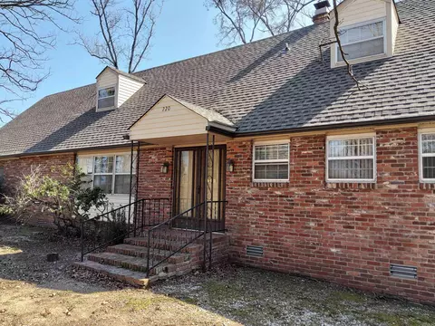 220 Beachview Cir, Hot Springs, AR 71913