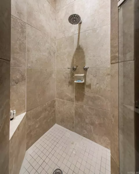 Bath - 39 Greystone Blvd, Cabot, AR 72023 photo 6 of 8