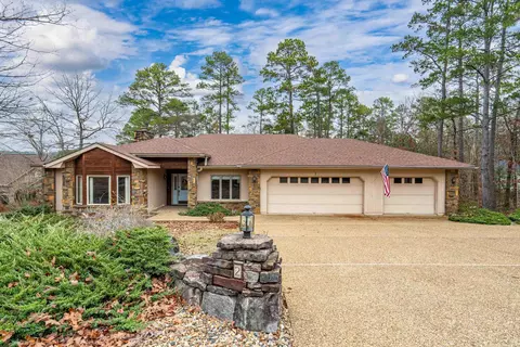 2 Resplandor Pl, Hot Springs Village, AR 71909