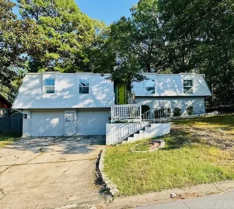 1209 E Twin Lakes Dr, Little Rock, AR 72205