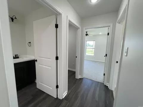 Entry Way - 514 Maple, Trumann, AR 72472 photo 2 of 2