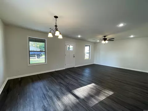 Living - 514 Maple, Trumann, AR 72472 photo 1 of 3