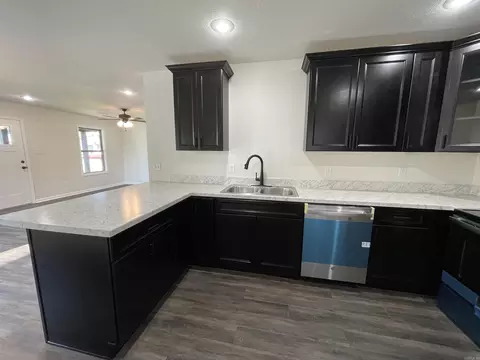 Kitchen - 514 Maple, Trumann, AR 72472 photo 1 of 3