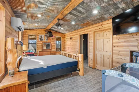 Bedroom - 1400 Antioch Rd, Melbourne, AR 72556 photo 2 of 2