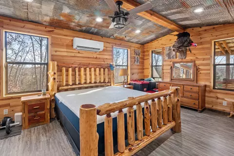 Bedroom - 1400 Antioch Rd, Melbourne, AR 72556 photo 1 of 2