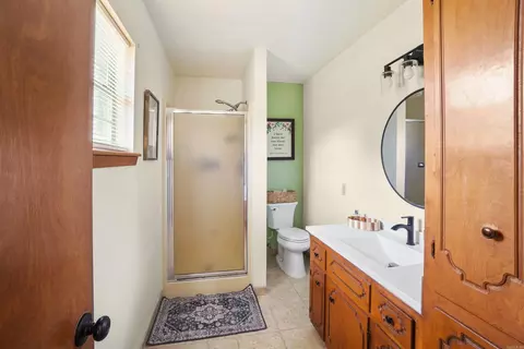 Bath - 1801 Pinewood Cv, Beebe, AR 72012 photo 1 of 2