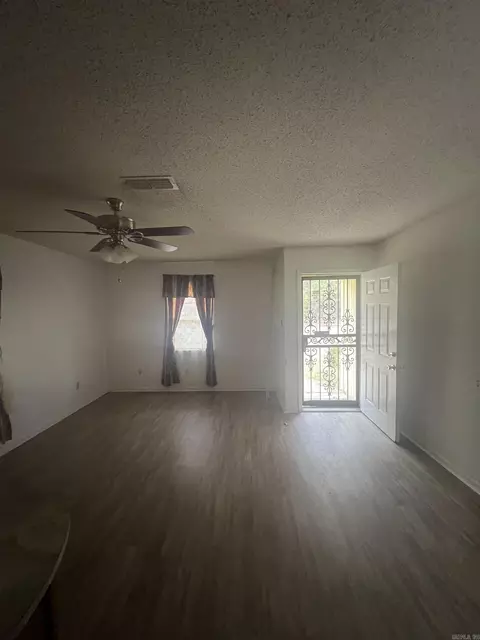 Living - 1209 E 42nd Ave, Pine Bluff, AR 71601 photo 1 of 2