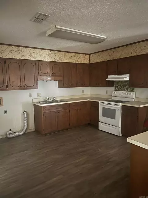 Kitchen - 1209 E 42nd Ave, Pine Bluff, AR 71601 photo 1 of 1