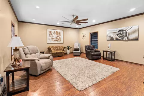 Living - 509 E Olive St, Melbourne, AR 72556 photo 1 of 3