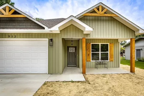 912 Lakeshore Dr, Heber Springs, AR 72543