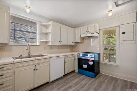 Kitchen - 8608 Hicks Rd, Mabelvale, AR 72103 photo 2 of 2