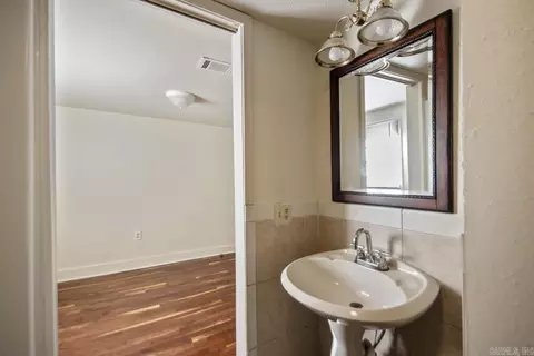 Bath - 8608 Hicks Rd, Mabelvale, AR 72103 photo 3 of 3