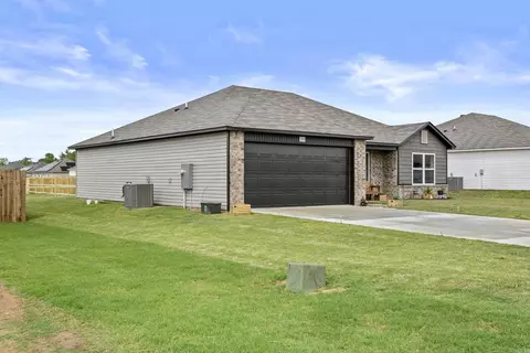Exterior - 108 Baldwin Dr, Beebe, AR 72012 photo 3 of 5