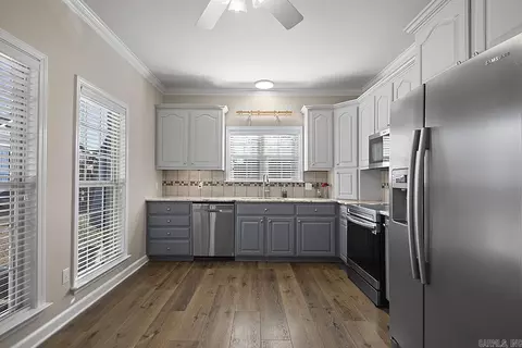 Kitchen - 13 Loyal Ln, Greenbrier, AR 72058 photo 3 of 5