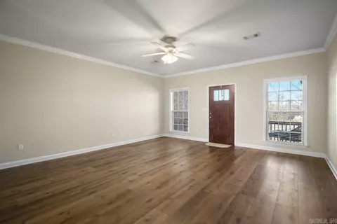 Living - 13 Loyal Ln, Greenbrier, AR 72058 photo 2 of 3