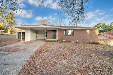 600 Oaklawn Dr, Morrilton, AR 72110