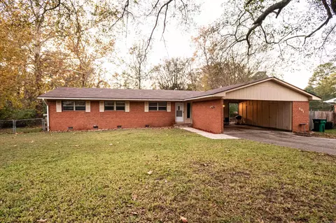901 Crestwood Dr, El Dorado, AR 71730