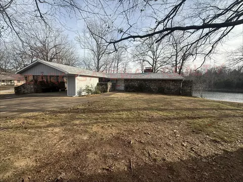 30 Oniatara Ln, Cherokee Village, AR 72529