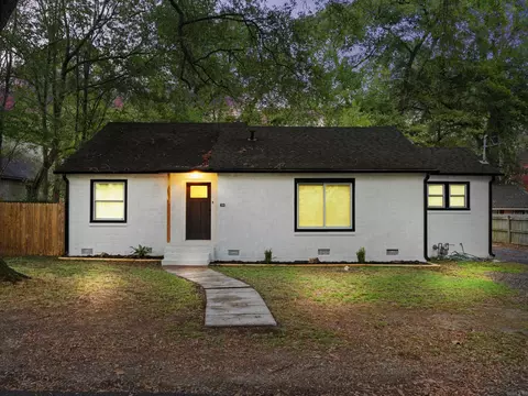 Exterior - 206 N Elm St, Beebe, AR 72012 photo 1 of 13