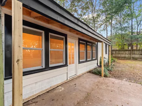 Exterior - 206 N Elm St, Beebe, AR 72012 photo 11 of 13