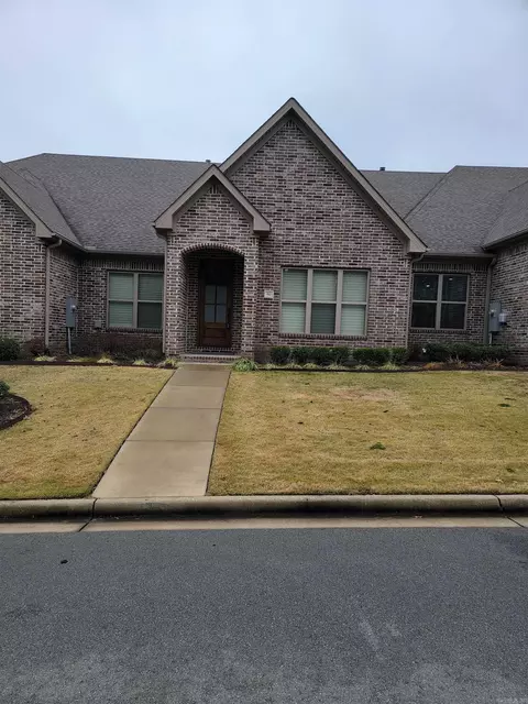 80 Saffron Cir, Little Rock, AR 72223