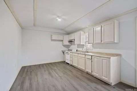 8614 Hicks Rd, Mabelvale, AR 72103 photo 3