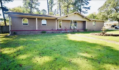 100 Foxwood Dr, Jacksonville, AR 72076