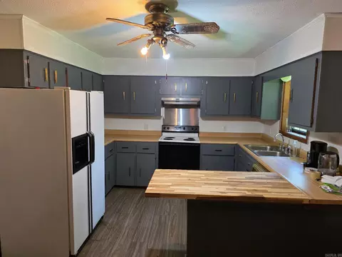 Kitchen - 1467 Highway 50, Widener, AR 72394 photo 1 of 2