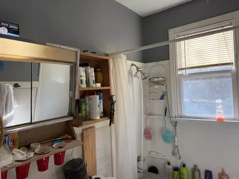 Bath - 9210 Henderson Rd, Pine Bluff, AR 71603 photo 1 of 1