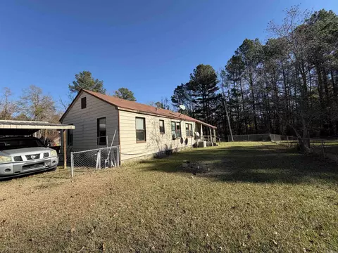 Exterior - 9210 Henderson Rd, Pine Bluff, AR 71603 photo 4 of 6