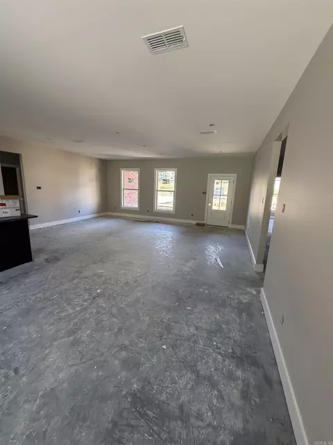 Living - 114 Michael Dr, Beebe, AR 72012 photo 1 of 1