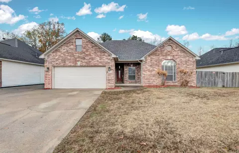 12 Westfield Dr, Little Rock, AR 72210