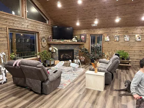 Living - 519 Duff Rd, Lamar, AR 72846 photo 1 of 5