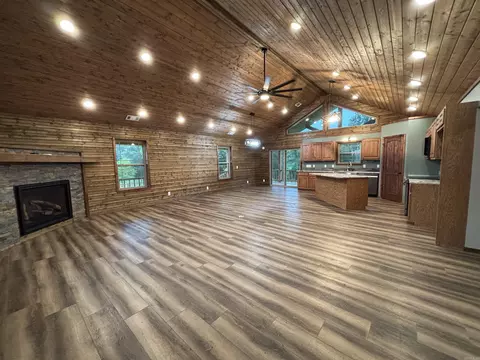 Living - 519 Duff Rd, Lamar, AR 72846 photo 3 of 5