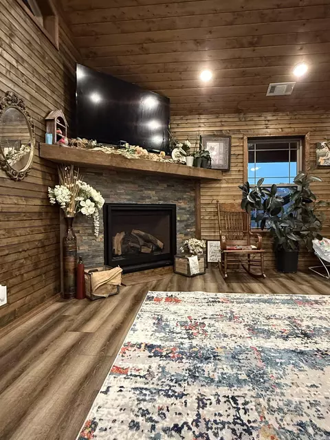 Living - 519 Duff Rd, Lamar, AR 72846 photo 5 of 5