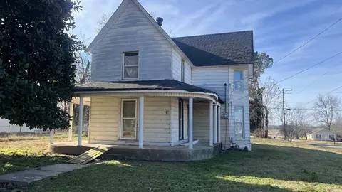 107 N 4th St, Marmaduke, AR 72443