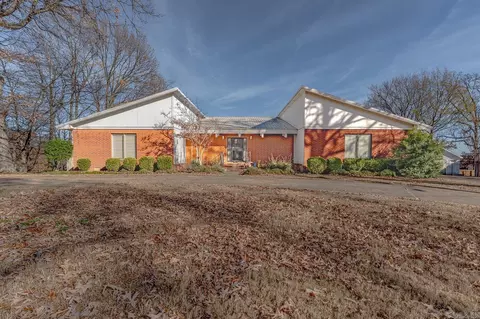 2806 Harrisburg Rd, Jonesboro, AR 72401