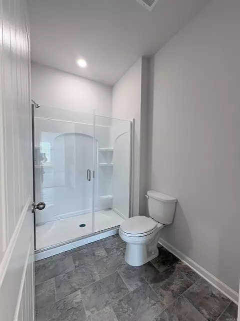 Bath - 95 Clearwater Dr, Brookland, AR 72417 photo 2 of 2