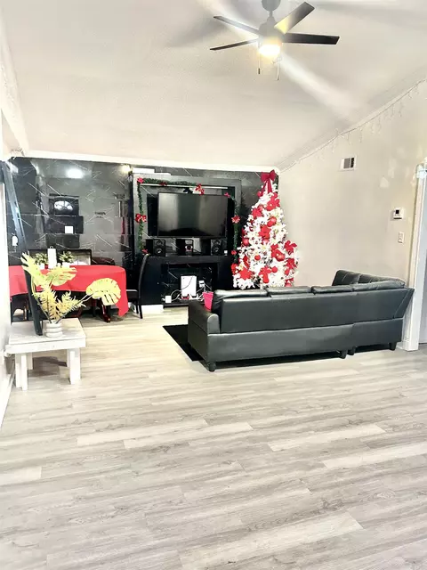 102 12th St, Marked Tree, AR 72365 photo 3