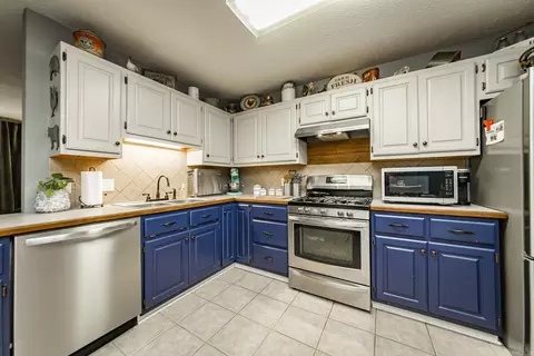Kitchen - 40 Spears Dr, Ward, AR 72176 photo 2 of 4