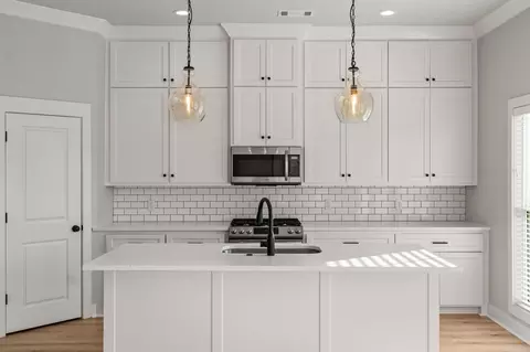 Kitchen - 2321 Bridgegate Dr, Conway, AR 72034 photo 1 of 8
