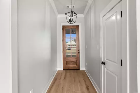 Entry Way - 2321 Bridgegate Dr, Conway, AR 72034 photo 1 of 5