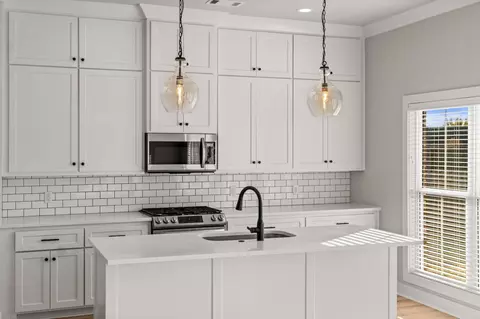 Kitchen - 2321 Bridgegate Dr, Conway, AR 72034 photo 3 of 8